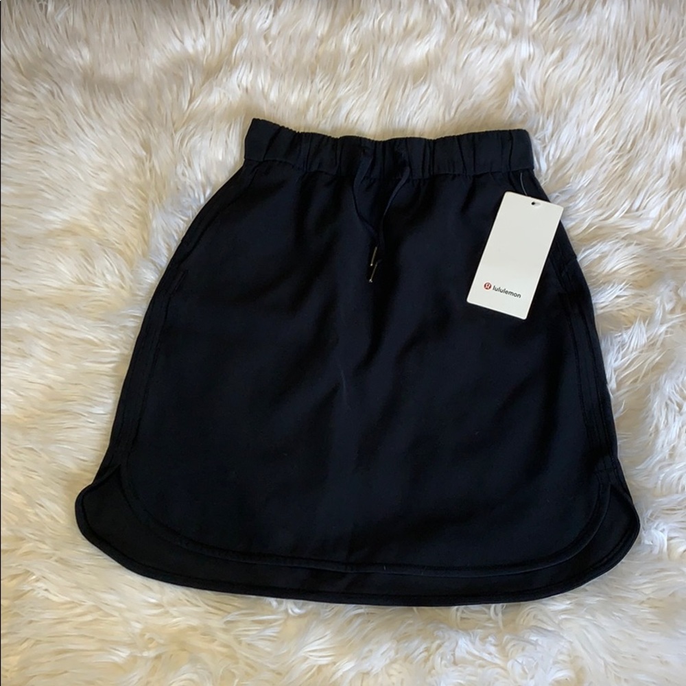Lululemon On the Fly skirt